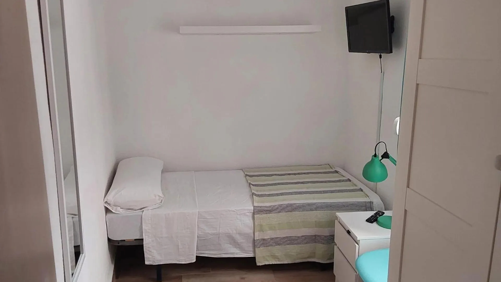 Apartamento A 70M De La Playa Almeria Apartment